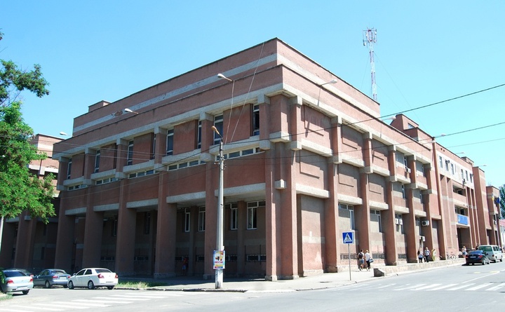 Edificio principal. Wikipedia